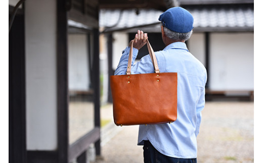 近江牛レザーを贅沢に使ったトートバッグ　ブライトキャメル【CC28W】