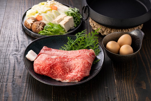 【４等級以上の未経産牝牛限定】近江牛カタ・バラすき焼き【 600g】【AF07W】