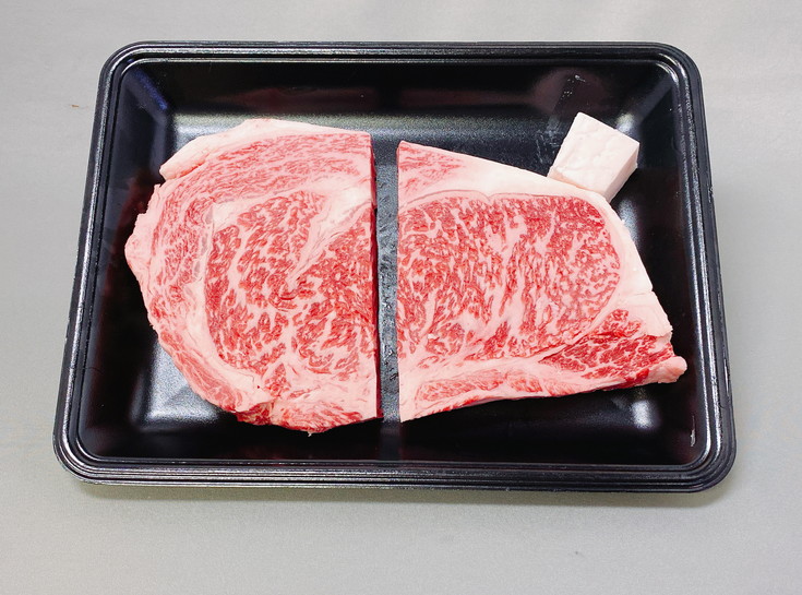 【4等級以上】厳選 近江牛 リブロースステーキ 【500ｇ（250g × 2枚）】【BS04W】