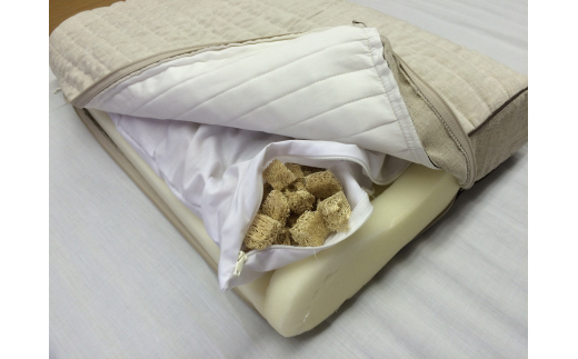 ヘチマ素材の「ラファス・ウレタン枕」(近江本麻生地・近江本麻ワタ仕様)　【CW03W】

