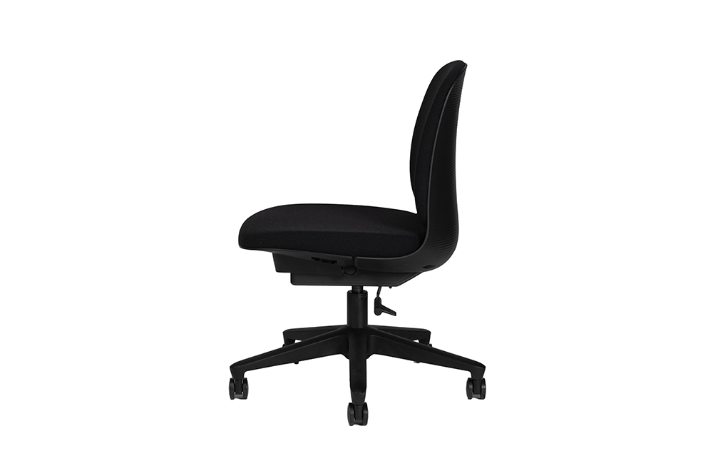 イトーキ トルテU ブラック オフィスチェア【日本製 / 腰へやさしさを極めた快適な座り心地/洗練されたシェルチェアのデザイン / 2023年度グッドデザイン賞 / 腰をやさしくホールド・ヒップチルト機構/省スペース・コンパクト設計 / 360度回転 / 11.5cm座面上下昇降 / 3年保証 】 デスクチェア KJ-320GAM-T1T1F (KJ-320GAM-T1T1C)【EI116W】