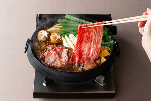 【カネ吉山本】近江牛【雅】すき焼き4種2段重【Y166W】（国産牛　和牛　ブランド牛　ブランド和牛　黒毛和牛　牛肉　肉　高級　人気　おすすめ　神戸牛　松阪牛 に並ぶ 日本三大和牛 近江牛）