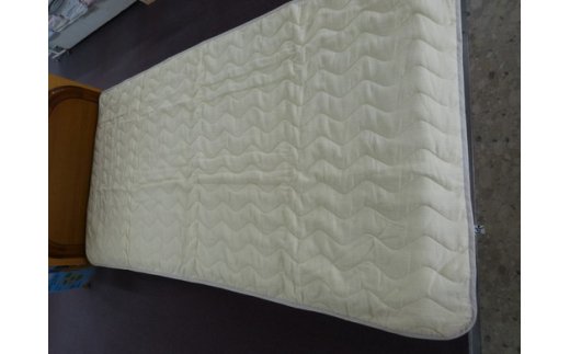 吸放湿性に優れた近江の麻ワタ800g入り「近江ちぢみ・本麻敷パッド」【CW34W】
