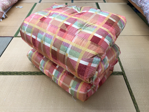 中級もめん綿入り布団　２枚　掛敷セット（お客様用に最適）【CW39W】