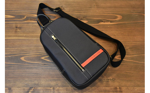 帆布と革のワンショルダーバッグ　近江牛レザー　地産帆布　アイアングレー【CC37W】