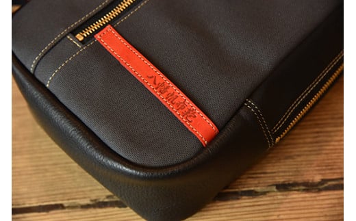 帆布と革のワンショルダーバッグ　近江牛レザー　地産帆布　アイアングレー【CC37W】