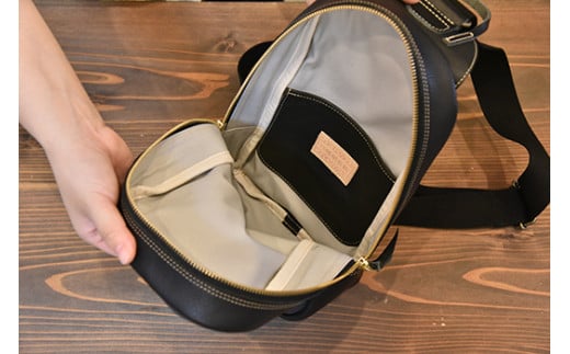 帆布と革のワンショルダーバッグ　近江牛レザー　地産帆布　アイアングレー【CC37W】