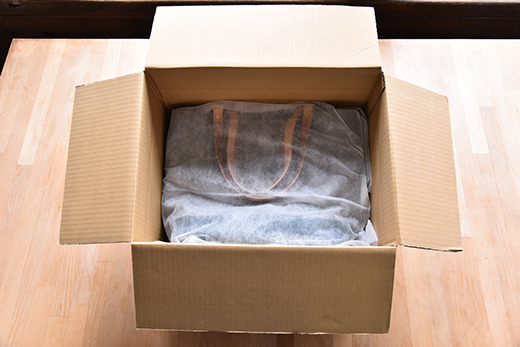 近江牛レザーを贅沢に使ったトートバッグ　ダークウォルナット【CC29W】