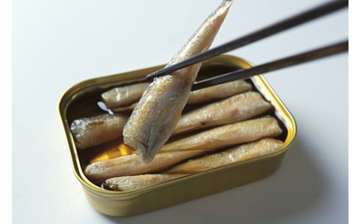 【琵琶湖 沖島からの贈物】缶詰6個セット　びわ湖産本もろこオイル漬（105g×6）［24hour party fish gift for okishima HONMOROKO in COTTONSEED OIL］【D024W】