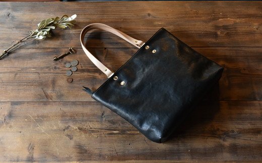 ハンドメイド　レザートートバッグ・名入れ可能　ブラック【CC12W】