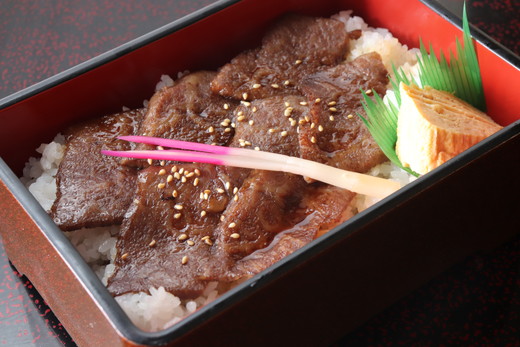 【4月発送分】極上近江牛カルビスライス【800g】【CB06W-4m】