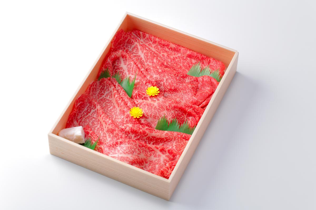 【5月発送分】極上近江牛すき焼き・しゃぶしゃぶ用　モモ【800g】【CB04W-5m】
