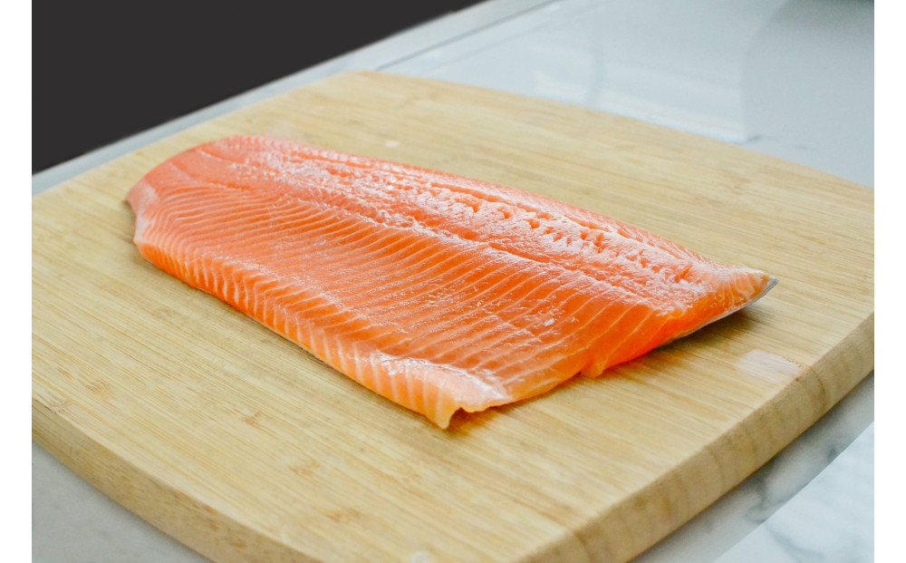 天然ビワマスのフィレ（半身セット）  600g