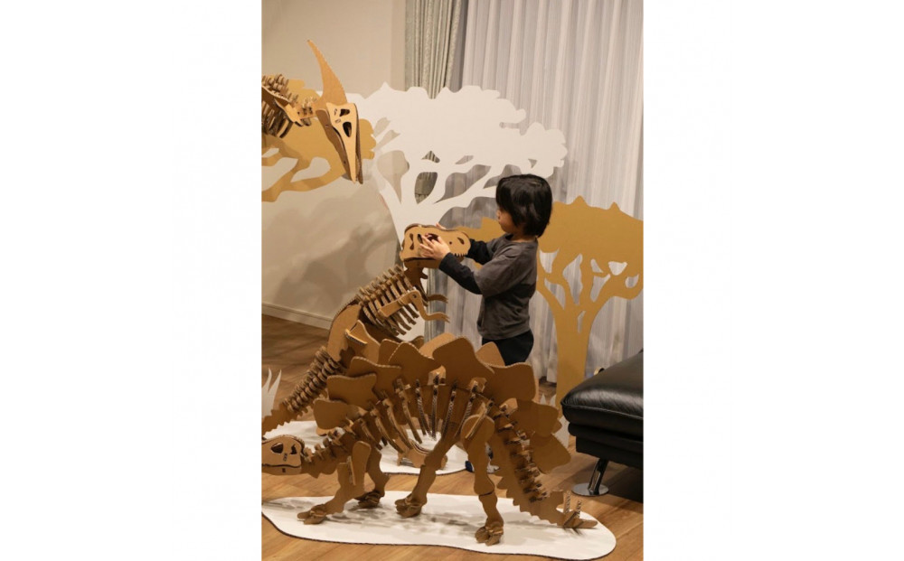 【Qumu】大型ダンボール骨格標本キット　ティラノサウルス