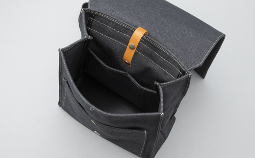 【J-202】Ｋｉｉ工房　帆布かばん　ニューかぶせ型リュック　先染め黒 【高島屋選定品】