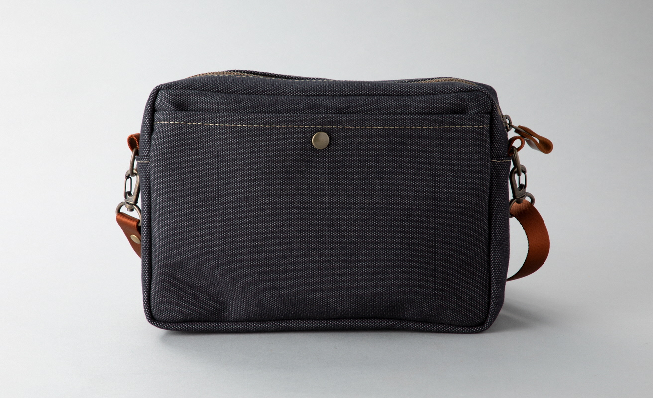 【J-237】ｋｉｉ工房　帆布かばん　ボックスショルダー　先染め黒【高島屋選定品】