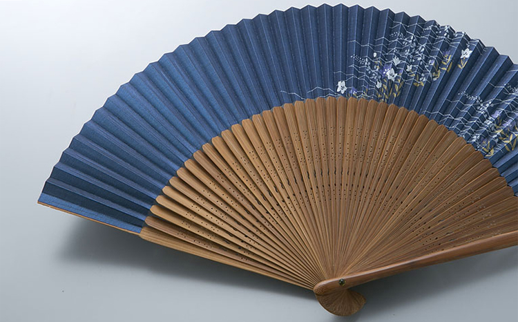 【L-566】鈴木扇子店 近江扇子 女性用秋草紺地(唐木染骨) ［高島屋選定品］