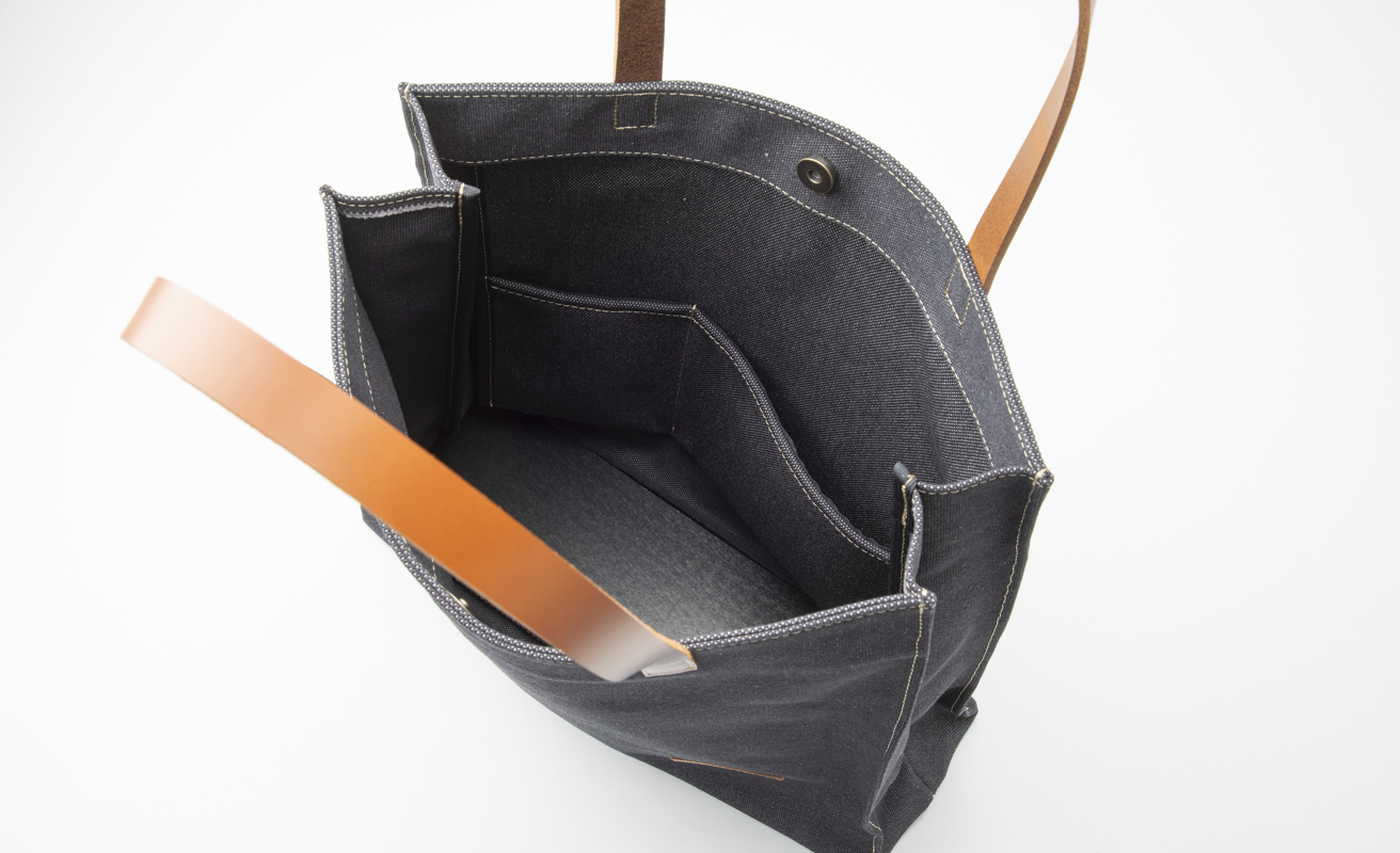 【J-253】ｋｉｉ工房　帆布かばん　スクエアートート２L　先染め黒【高島屋選定品】