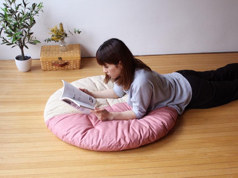 【 洛中高岡屋 】赤ちゃんがほほ笑む寛ぎのアイテム せんべい座ぶとん（3色あられ・薔薇）