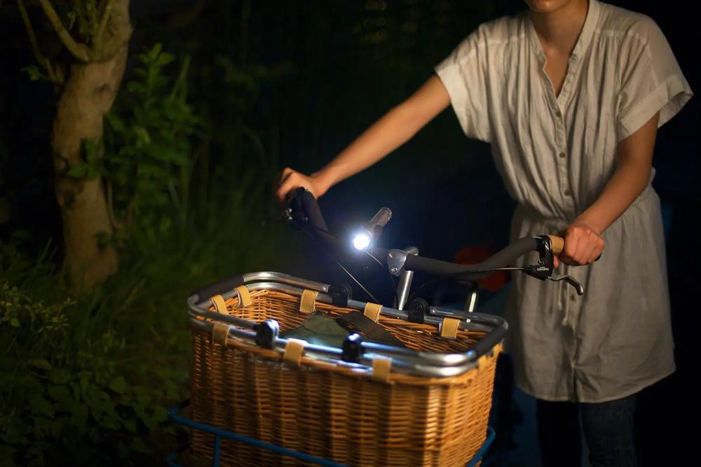 【世界初の全方位受光ソーラー】スフェラースティック（ソーラーLEDペンライト）＜シルバー＞［ 京都 世界初 太陽電池 スフェラ―パワー ランプ アウトドア キャンプ LEDライト LED 災害用 電気 間接照明 照明 ふるさと おしゃれ かっこいい 京都 通販 送料無料 ふるさと納税 ］ 