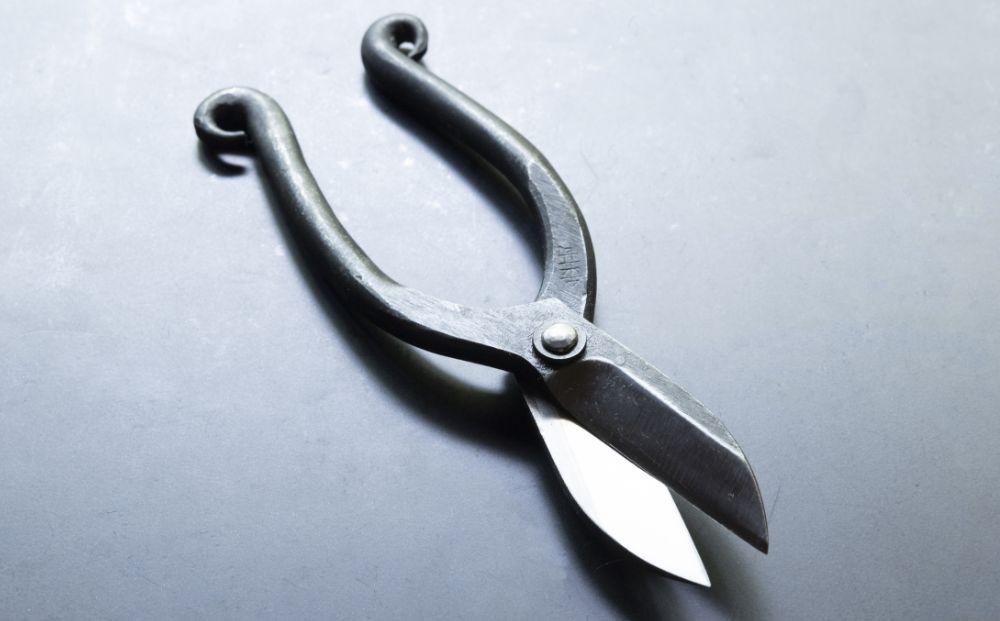 【金高刃物老舗】花鋏 黒打ち（五寸五分）