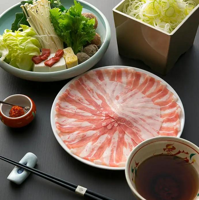 【CHIRIRI】２人前 近江牛とブランドポークの食べ比べ野菜付き 京都つゆしゃぶ