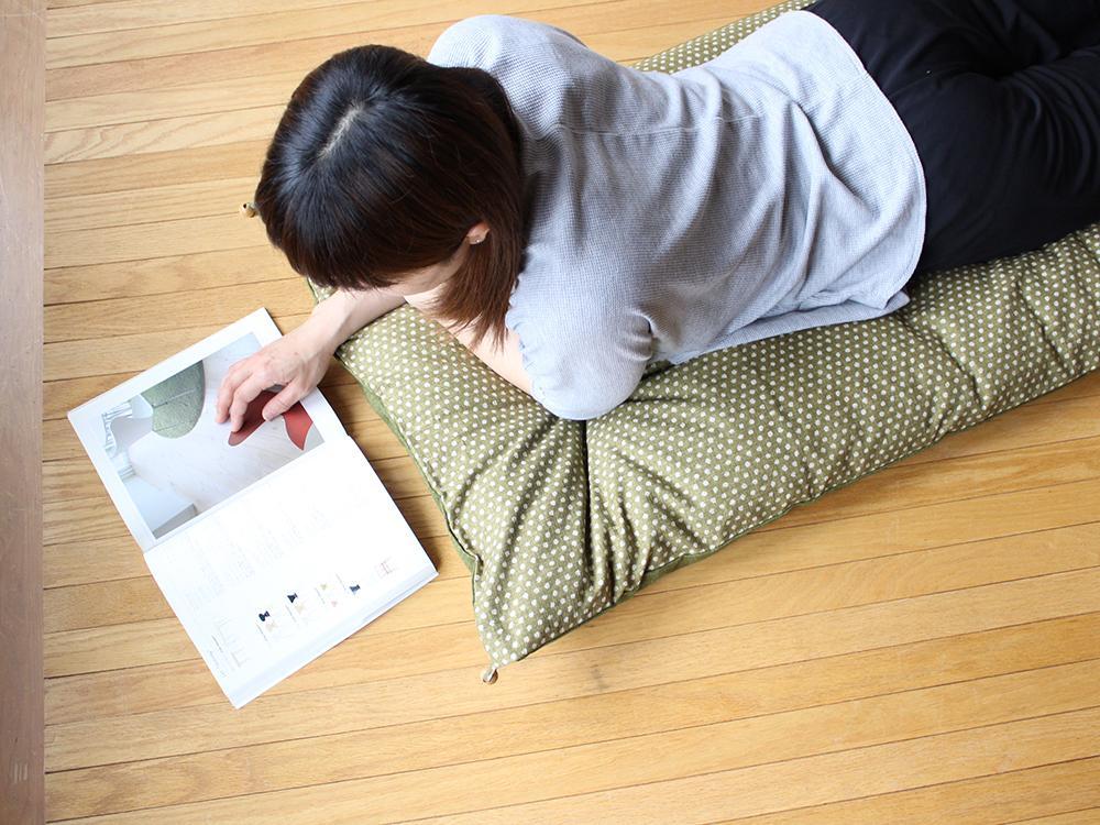 【 洛中高岡屋 】うたた寝にちょうどいい寛ぎのアイテム　カバータイプごろ寝敷きふとん＜ゆったりサイズ＞（グリーン系）