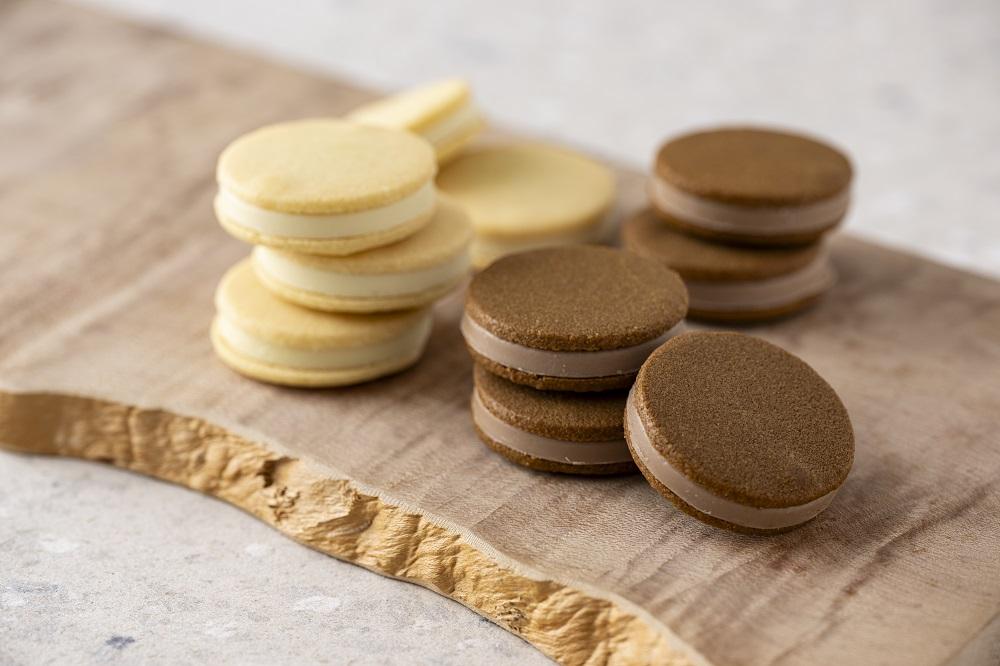 【あら、りんご。】りんごバタークッキー チョコ＆ホワイトチョコ 各5個（計10個）［ りんご スイーツ お菓子 バタークッキー 林檎 人気 おすすめ お取り寄せ ギフト プレゼント 贈答 バター クッキー 青森 ］