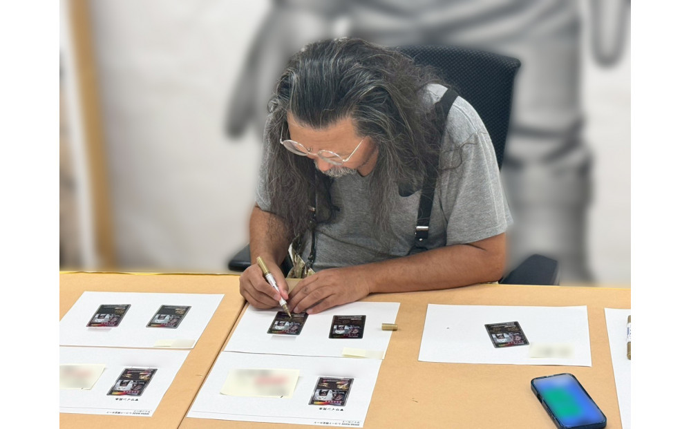 【ふるさと納税限定セット】12 inchレコード盤『ローズ・セラヴィ さりながら、死ぬのはいつも他人なり MNNK MADE』トレーディングカード2パック入り｜カイカイキキ レコード 人気 おすすめ [ 京都 アーティスト 村上隆 カイカイキキ レコード盤 トレーディングカード トレカ 2パック ふるさと納税限定 グッズ 人気 おすすめ お取り寄せ 通販 送料無料 ふるさと納税 ］