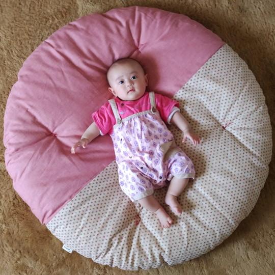 【 洛中高岡屋 】赤ちゃんがほほ笑む寛ぎのアイテム せんべい座ぶとん（3色あられ・薔薇）