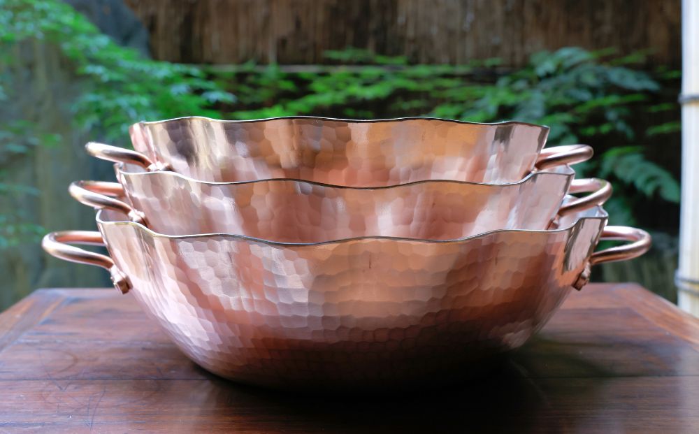 【八木庖丁店】手打ち銅製 菊鍋(24cm)〈ふるさと納税限定〉｜京都 キッチン用品 人気 鍋 [ 京都 キッチン用品 家庭用品 ブランド 人気 おすすめ 食器 調理器具 お取り寄せ 通販 送料無料 ふるさと納税 ] 