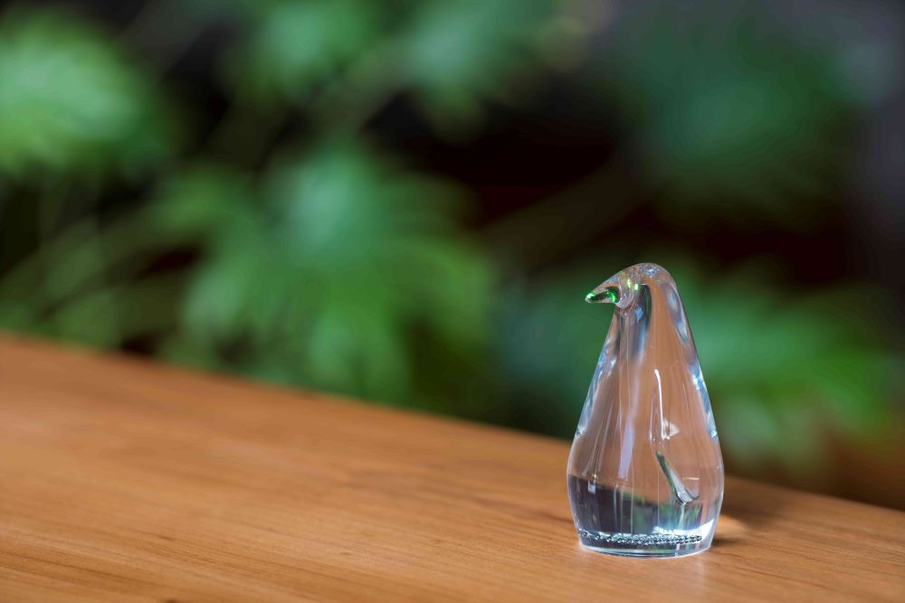 【世界初の全方位受光ソーラー】スフェラーペンギン＜ブルー＞［ 京都 世界初 太陽電池 スフェラ―パワー ペンギン ソーラー オブジェ かわいい 不思議 水槽用装飾品 ふるさと おしゃれ かっこいい 京都 通販 送料無料 ふるさと納税 ］ 