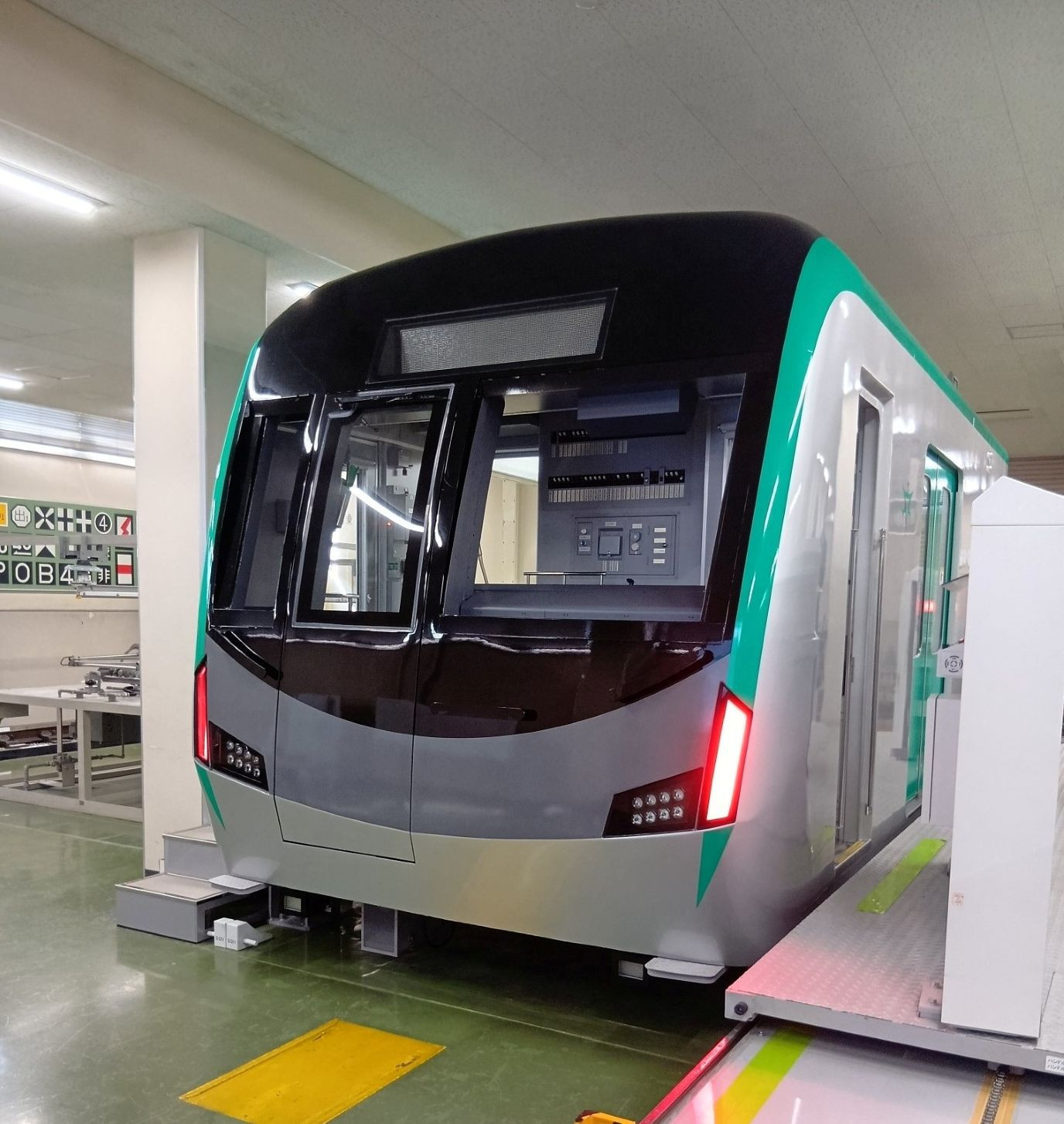 《令和8年10月24日開催》【京都市交通局】 京都市営地下鉄烏丸線20系車両運転体験プラン(１名+同伴２名まで)| チケット 人気 おすすめ ［ 京都市 地下鉄 電車 運転 車掌 体験 見学 チケット 券 烏丸線 車両 旅行 同伴 体験プラン イベント 観光 予約 参加 人気 おすすめ 送料無料 ふるさと納税 ］