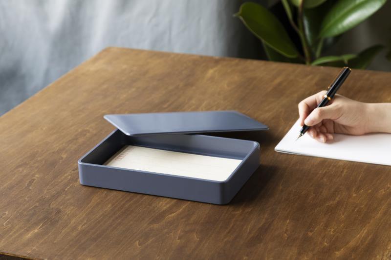 【鳩居堂】MUG 〈文具箱〉【朱】