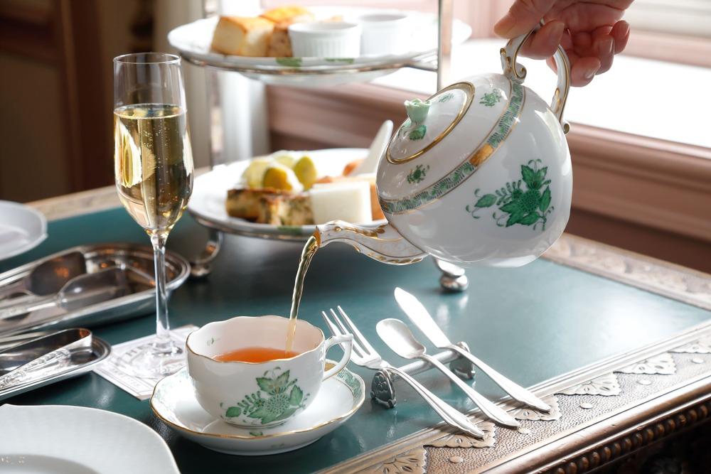 【長楽館】アフタヌーンティー ペアチケット | 明治42年創建 京都の迎賓館 人気 カフェチケット［ 国指定重要文化財 歴史と伝統 英国式 カフェチケット 食事券 2人 優雅なひととき 贅沢 人気 おすすめ 記念 お祝い ホテル 旅行 観光 宿泊 食事 ふるさと納税 ］