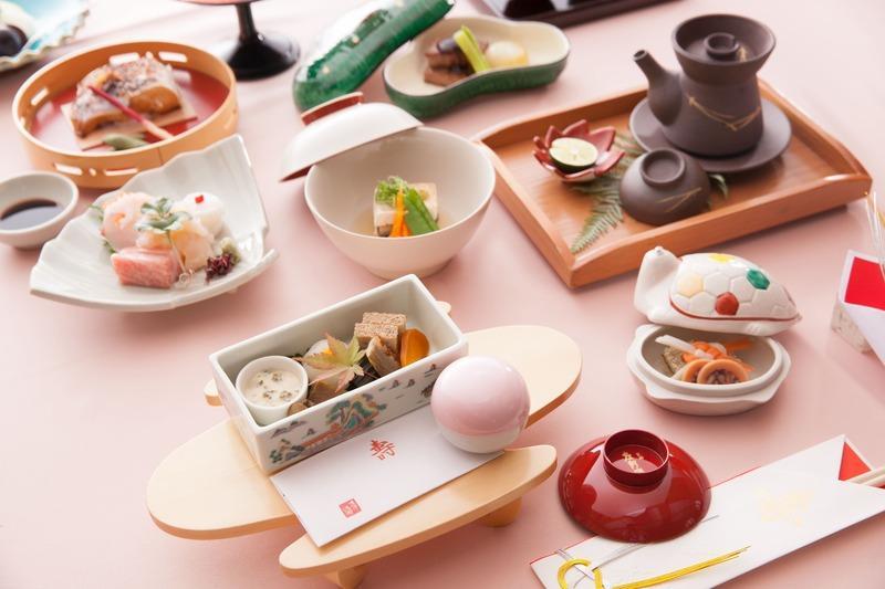 【料亭 左阿彌】昼懐石ペアお食事券［ 京都 料亭 京料理 食事 ランチ 人気 おすすめ 老舗 グルメ チケット 割引 ］