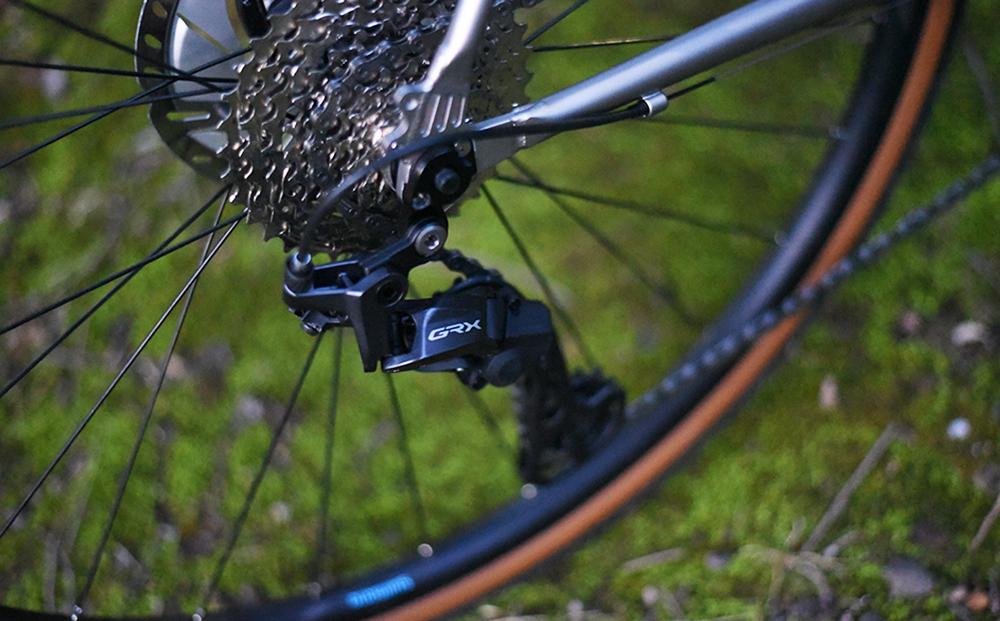 【VIGORE】山と旅の自転車プラス GRX820(2×12速)［ 京都 自転車 ビゴーレ ロードバイク 人気 おすすめ スポーツ アウトドア ツーリング ブランド メーカー ふるさと納税］ 