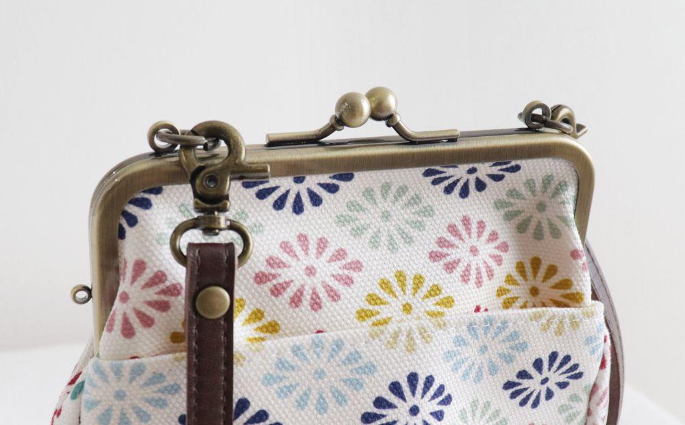 【AYANOKOJI】がま口お散歩ポシェット(京都菊菱 白)