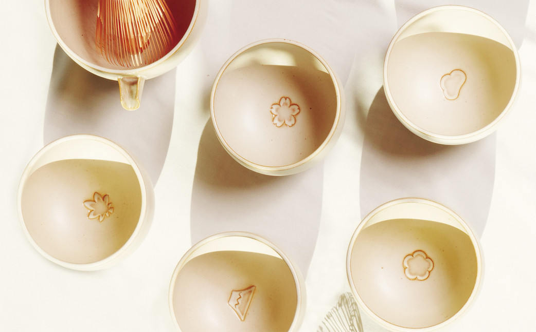 【fuuu】茶かざり抹茶碗 桐箱入〈富士山白色〉｜京都 清水焼 抹茶椀 人気 おしゃれ [ 京焼 窯元 陶謙窯 抹茶椀 おしゃれ 人気 おすすめ お茶 抹茶 茶道 茶道具 ギフト プレゼント お取り寄せ 通販 送料無料 ふるさと納税 ]