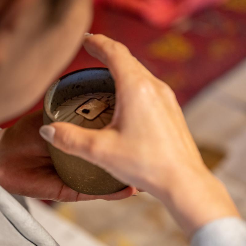 【高島屋選定品】〈宿坊KANETSUNE〉宿坊・食堂貸切１泊＜一組限定一棟貸し宿坊 ５名まで＞ 朝夕食 無し オプション 香道三品大枝流・香道聞香/お手前体験