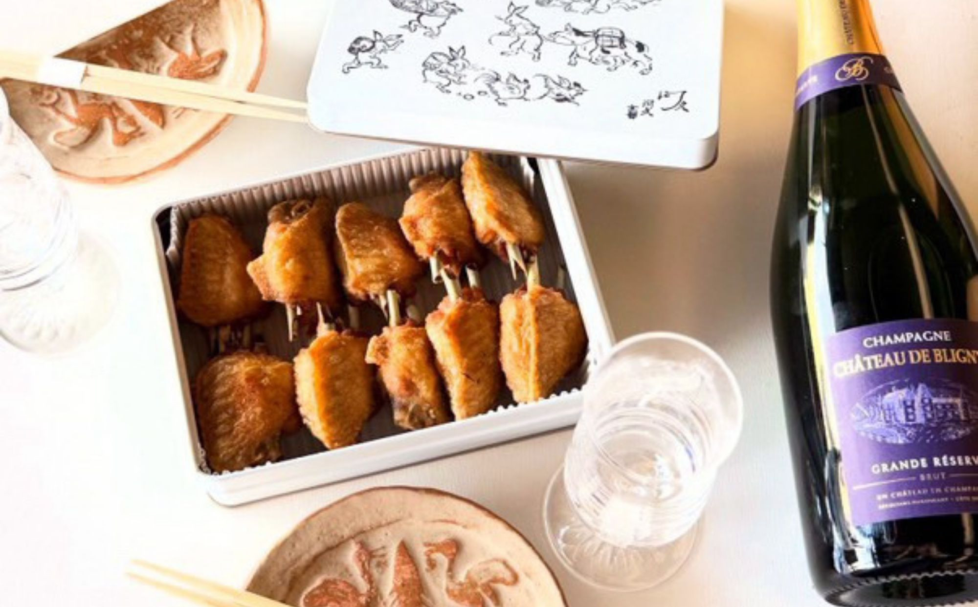 【河久】オリジナル鳥獣戯画缶入り！てばさき10個入り[ 京都 三条 京料理 割烹 手羽先 からあげ 人気 おすすめ 鳥獣戯画 オリジナル缶 おつまみ 美味しい ギフト プレゼント お取り寄せ 通販 送料無料 ふるさと納税 ]