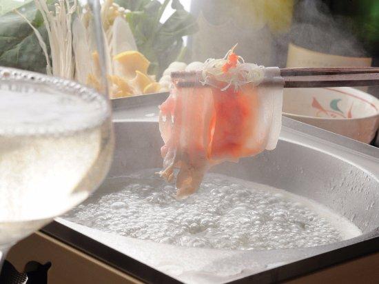 【CHIRIRI】２人前 近江牛とブランドポークの食べ比べ野菜付き 京都つゆしゃぶ