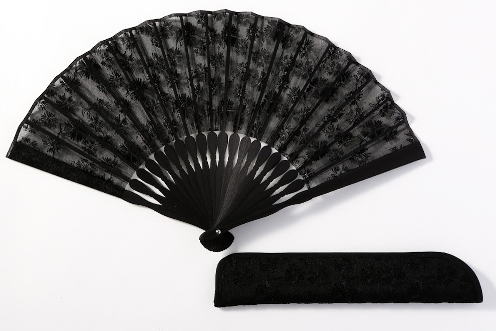 【伊と幸】《白生地の老舗が贈る》透扇子（撫子・黒色）