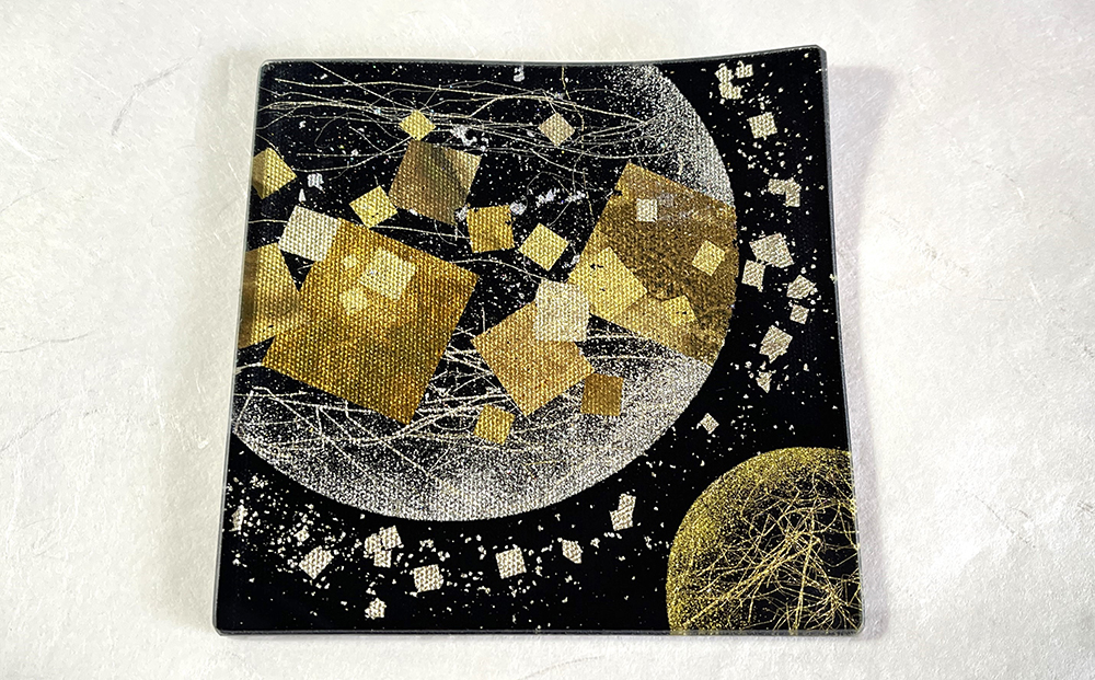 ãé圩工èžå±±ç°ãé圩åçŠ
ã¬ã©ã¹ã®åšãåèåç¿ãååæïŒèµ€é»ïŒ