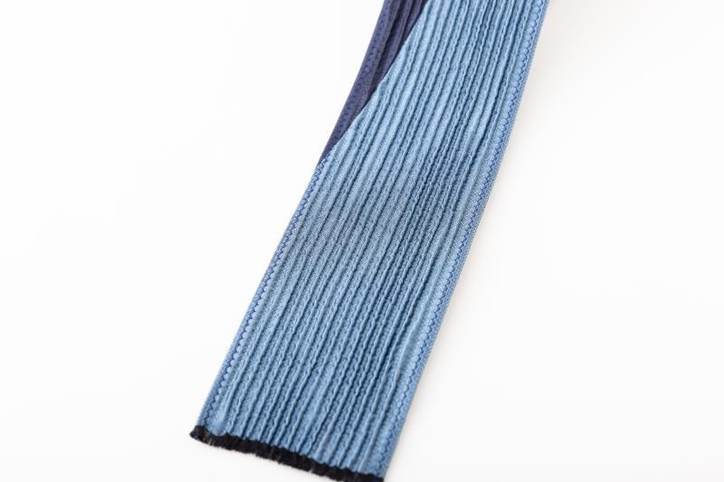 【西陣活性化を応援！】シルク西陣織ネクタイ（リンクルタイ・黒青）