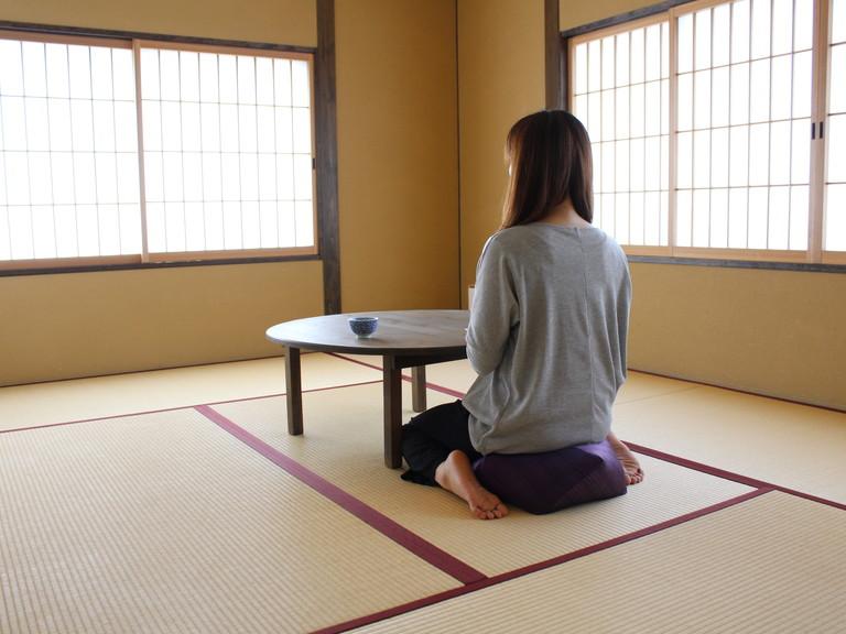 【 洛中高岡屋 】長く楽に座れる寛ぎのアイテム 西陣織 おじゃみ座ぶとん （都縞・紫）