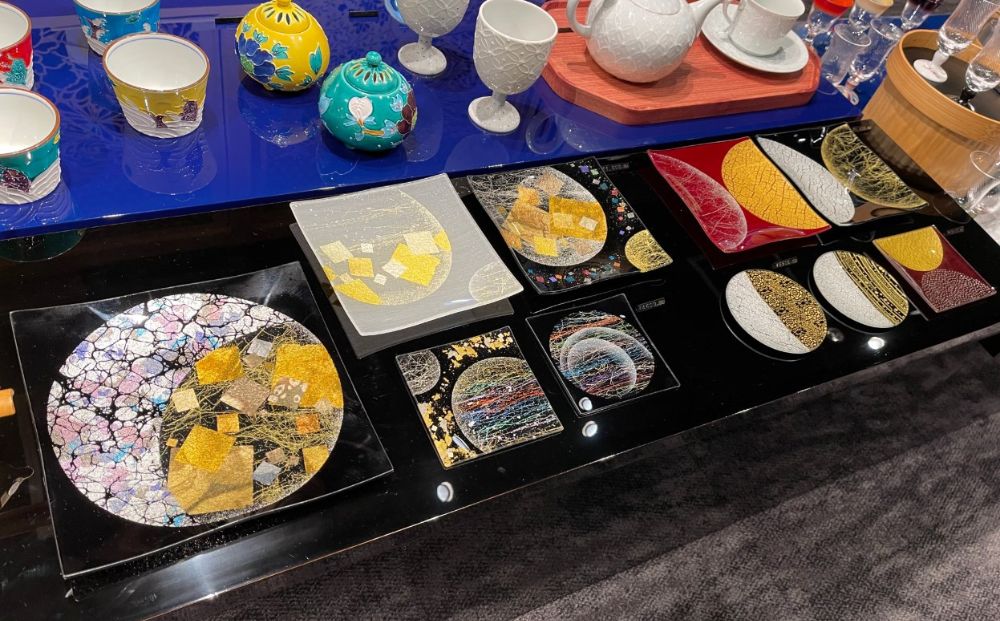 ãé圩工èžå±±ç°ãé圩åçŠ
ã¬ã©ã¹ã®åšãåèåç¿ãååæïŒèµ€é»ïŒ