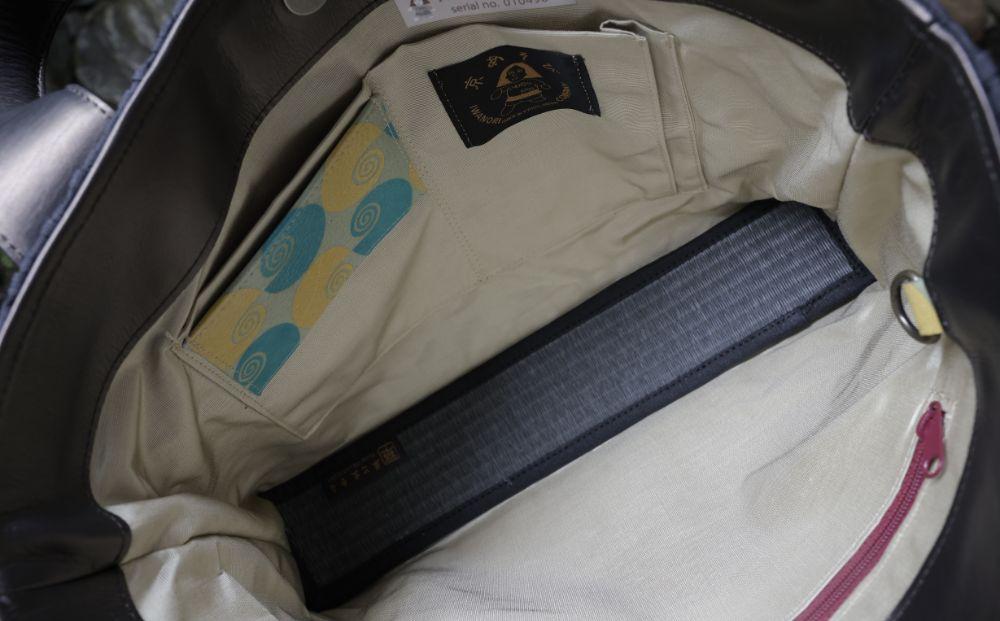 【岩則京遊(株)】畳縁バッグ 中トートバッグ《黒》