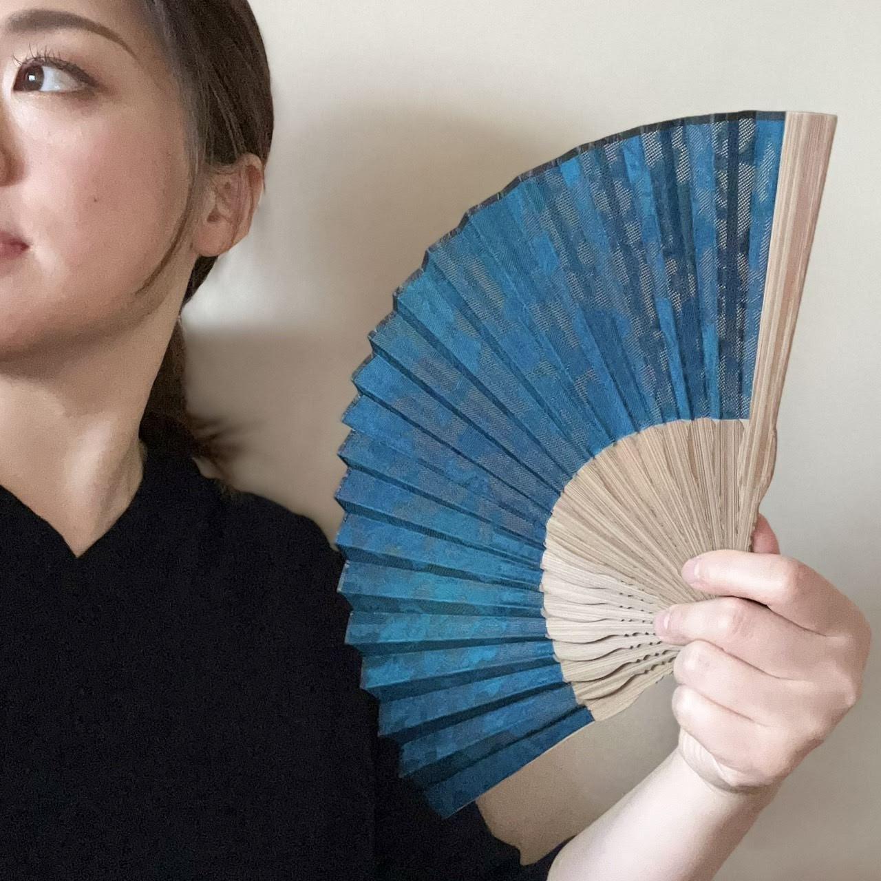 【京都花こまち】京都伝統技法「京絞りローケツ染め」扇子 「緑の風」