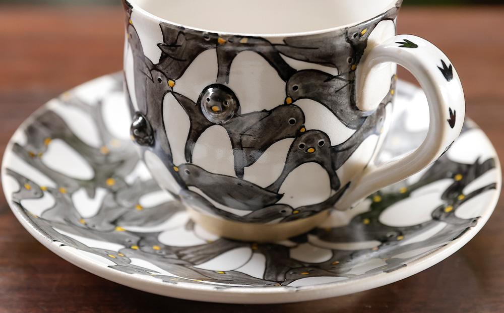 【小手鞠窯】コーヒー碗皿(ペンギン尽くし)｜京都 食器 コップ 皿 人気［ 京都 京焼 清水焼 食器 コップ カップ 皿 人気 おすすめ 伝統工芸 お取り寄せ 通販 送料無料 ふるさと納税 ］